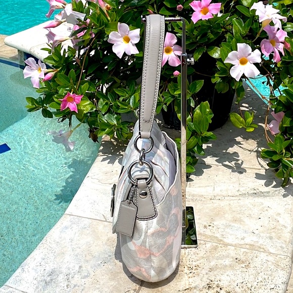 Coach SoHo Optic Pastel Sig C Grey & Peach w/Leather Trim Linen Flap Buckle Hobo - Picture 6 of 16